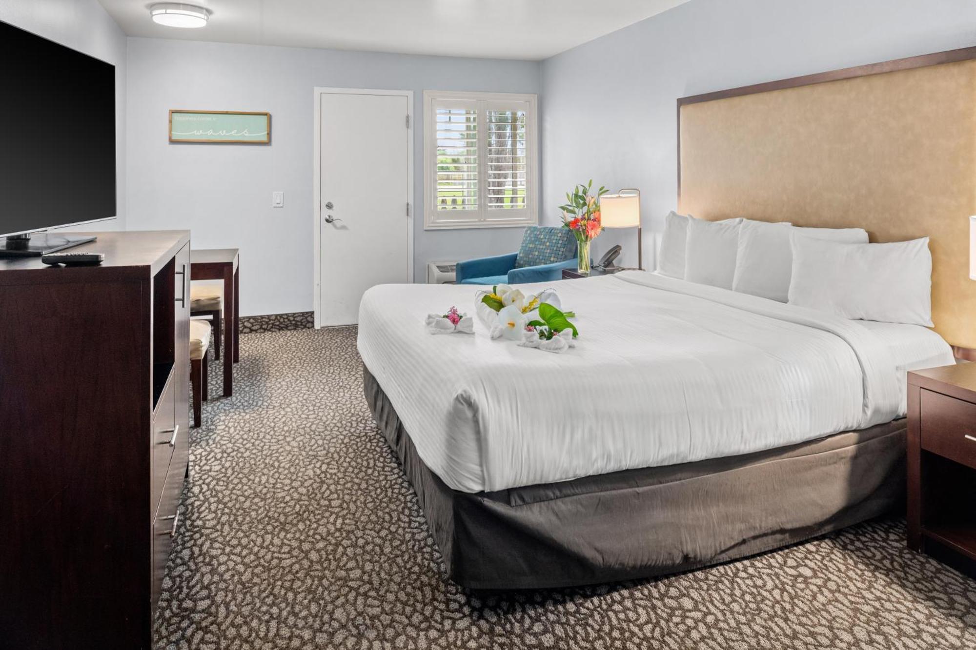 Staying In Morro Bay: 4 Three-Star Hotels Compared