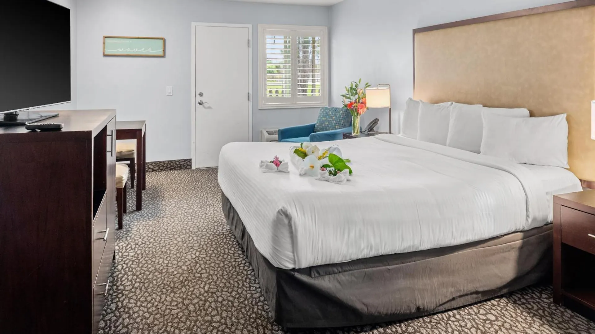 Staying In Morro Bay: 4 Three-Star Hotels Compared